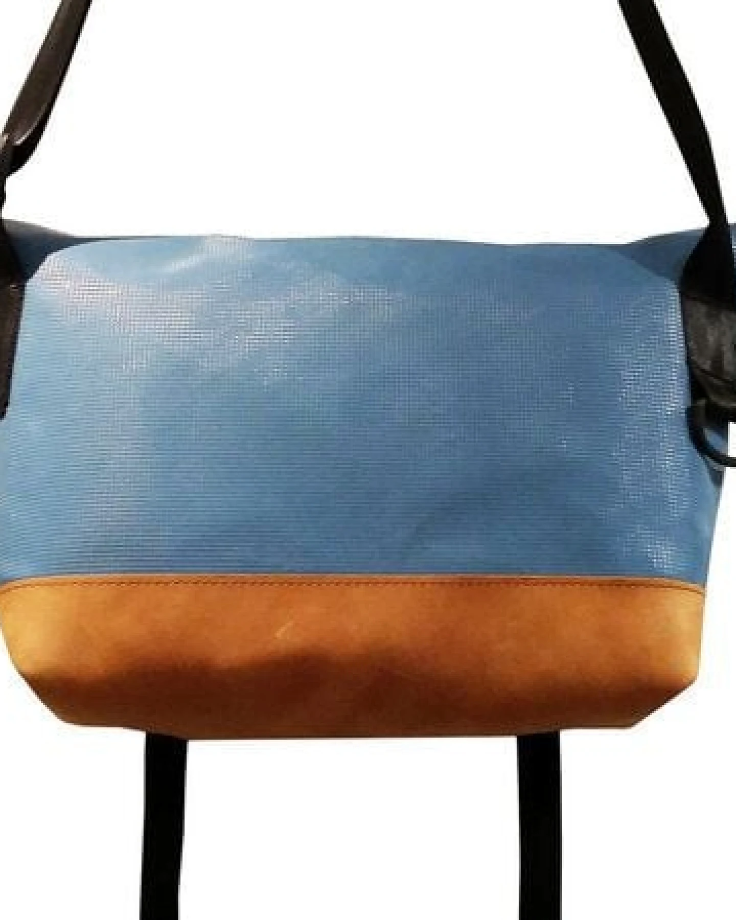 Leonca Messenger Bag aus Turnmatte & Lederboden oder Lederdeckel – Ansicht 2