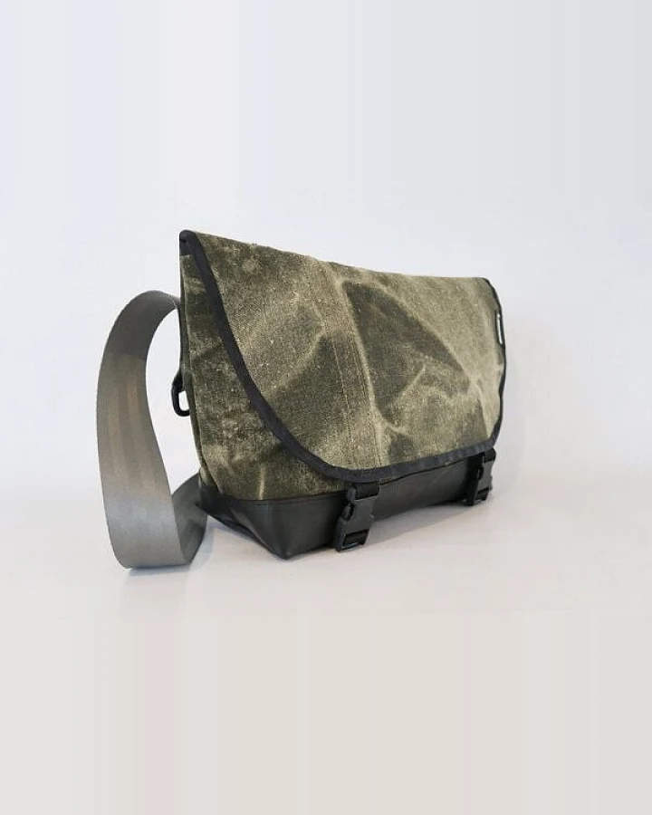 Leonca Messenger Bag Zeltleinen Oliv dunkel