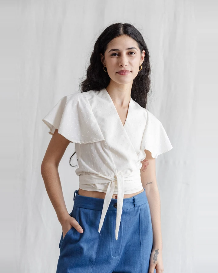 Jyoti Fair Works Damen vegan Wickel-Bluse Neeraj Weiß