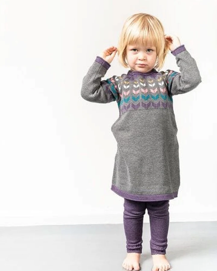 sense-organics Mädchen Strickkleid dunkelgrau bunte Passe