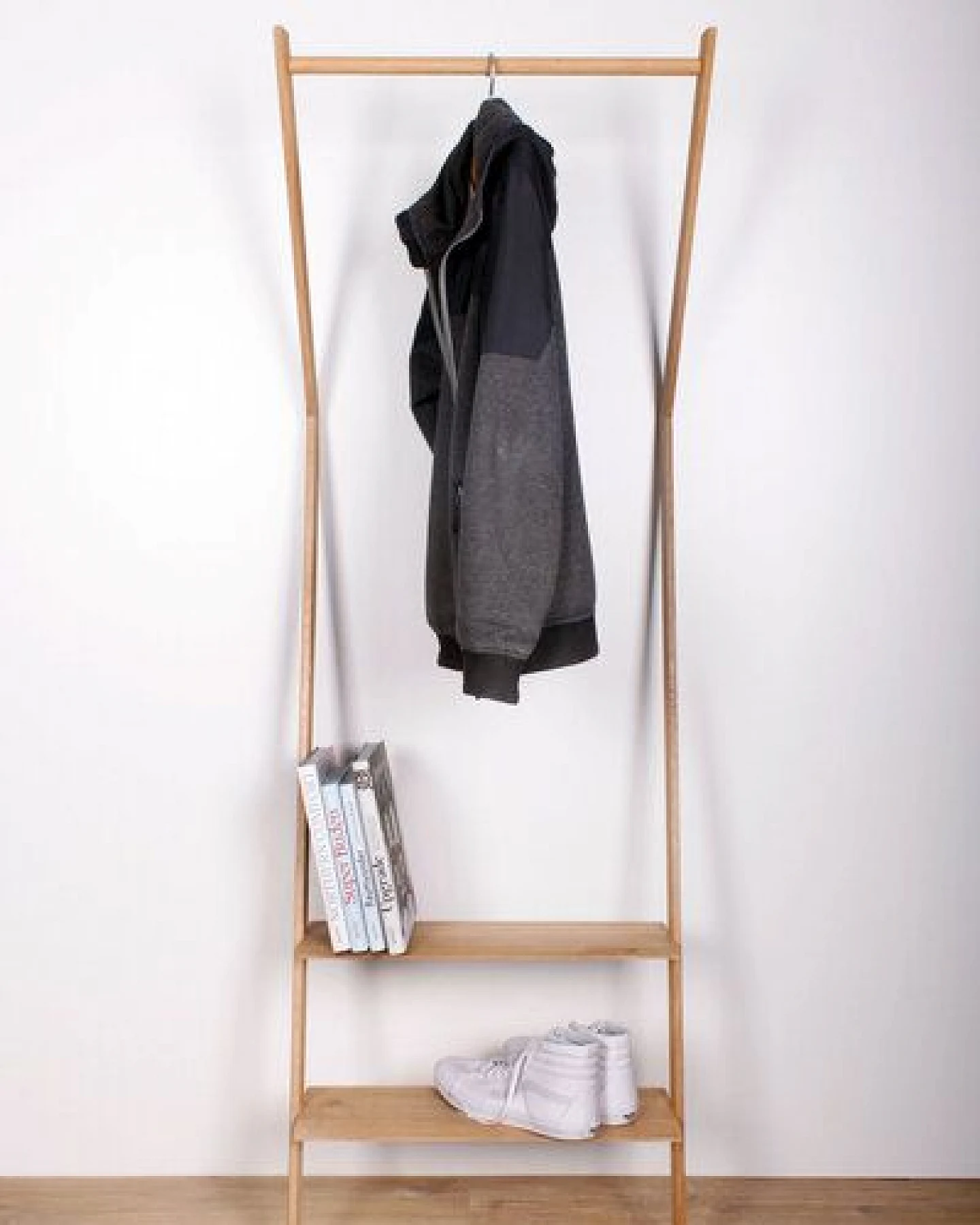 kleiderleiter_de Anlehngarderobe AGA aus Holz (Eiche) von Kleiderleiter.de – Ansicht 2
