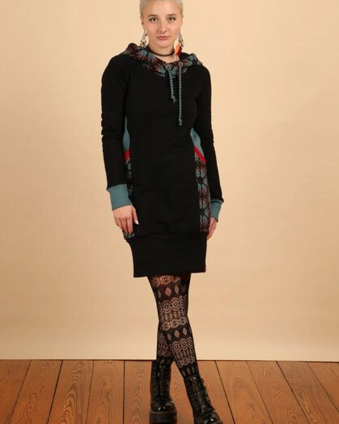 Die rote Zora Hoodiekleid mit Taschen – Ansicht 2