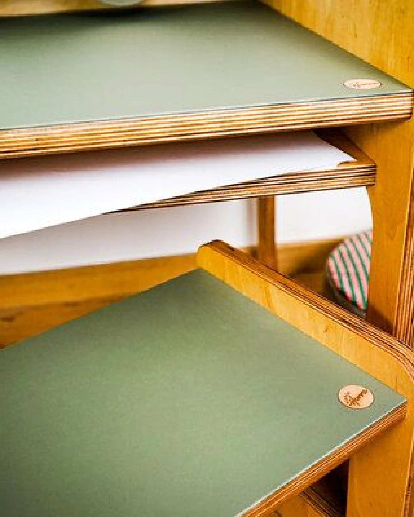 HipHip-Hurra Kindertisch mit Utensilo und Bank – Ansicht 3