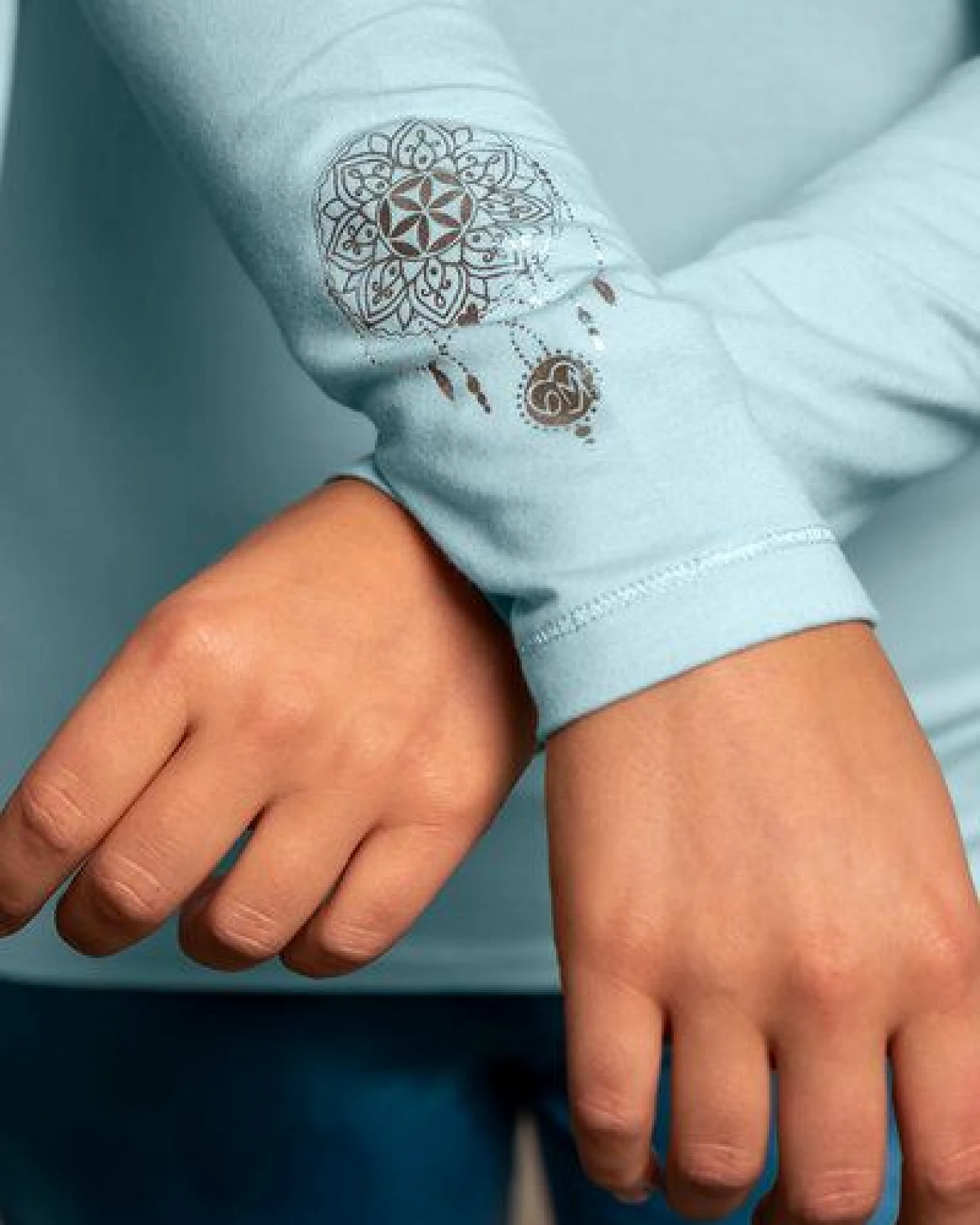 The Spirit of OM Longsleeve Bambus Ice Blue – Ansicht 2