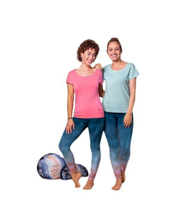 The Spirit of OM Yoga-Shirt in 2 Farben