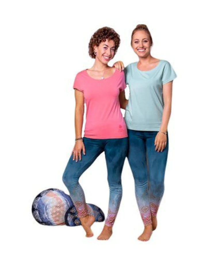 The Spirit of OM Yoga-Shirt in 2 Farben