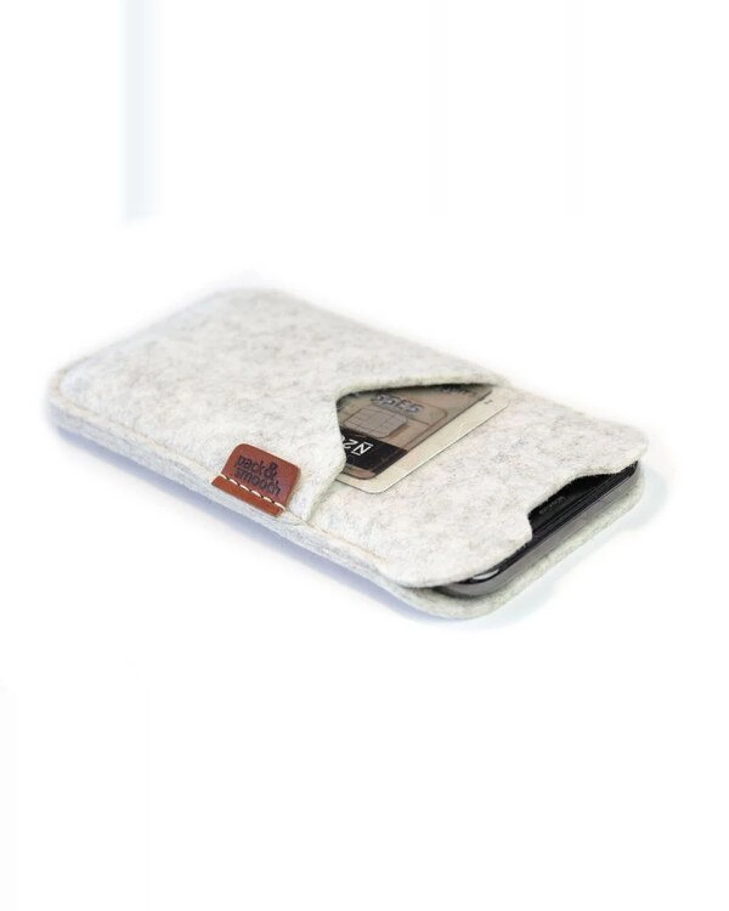 Pack & Smooch iPhone 17 / 17 Pro / 17 Pro Max / 16 / 15 / 14 / 13 / 12 / Pro / Plus / Max / Mini Filz Hülle SHETLAND (Mulesing-frei) – Ansicht 3