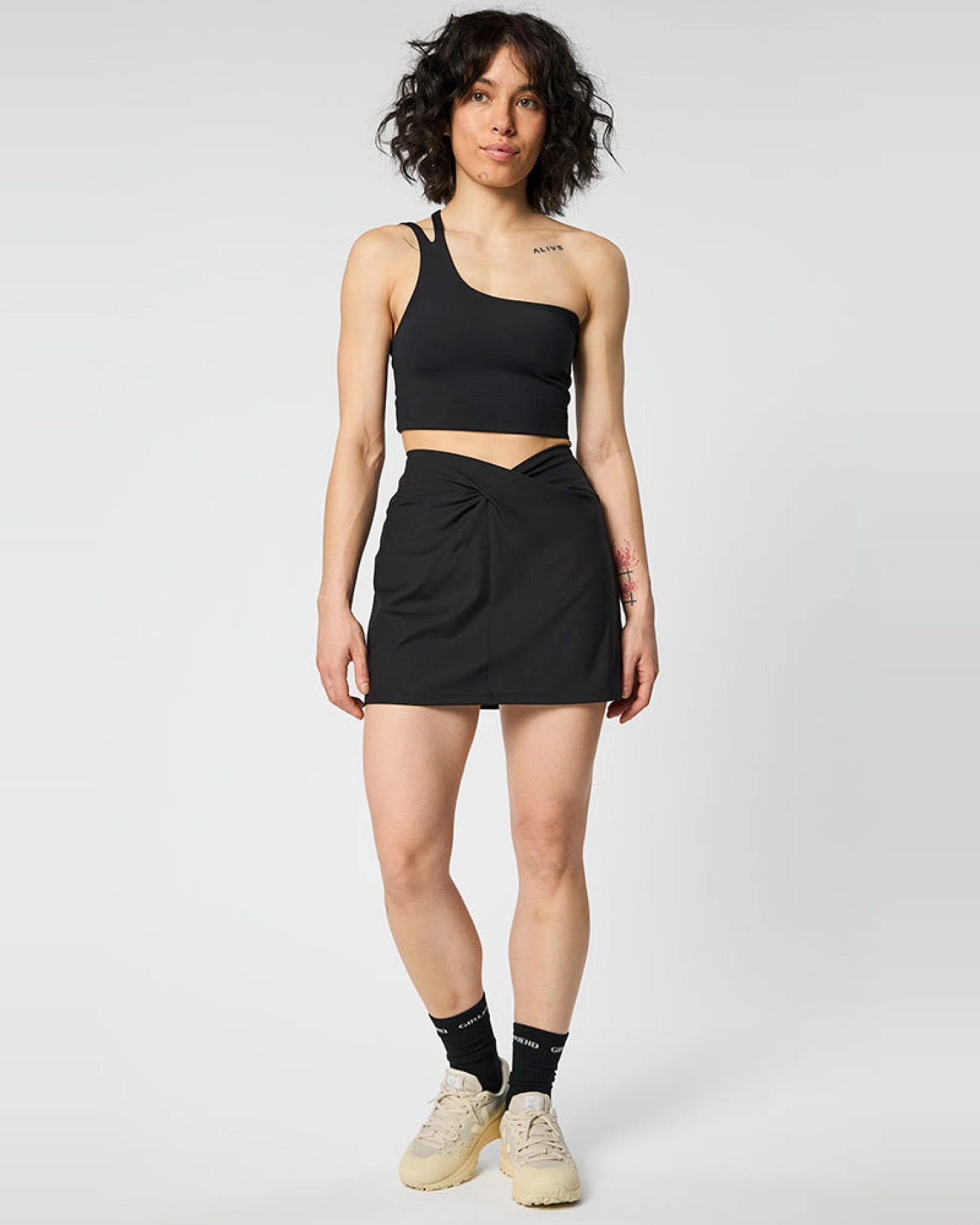 Girlfriend Collective Damen vegan Skort Compressive Twist Schwarz – Ansicht 2