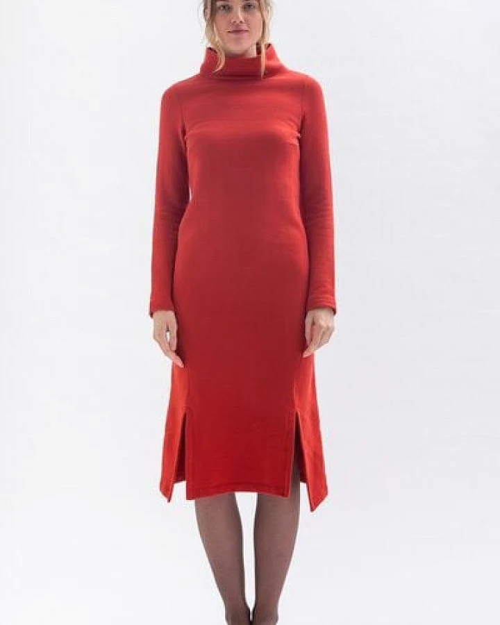 Studio Hertzberg Winterkleid FAA*RA mit Stehkragen und Schlitzen aus Bio Baumwolle