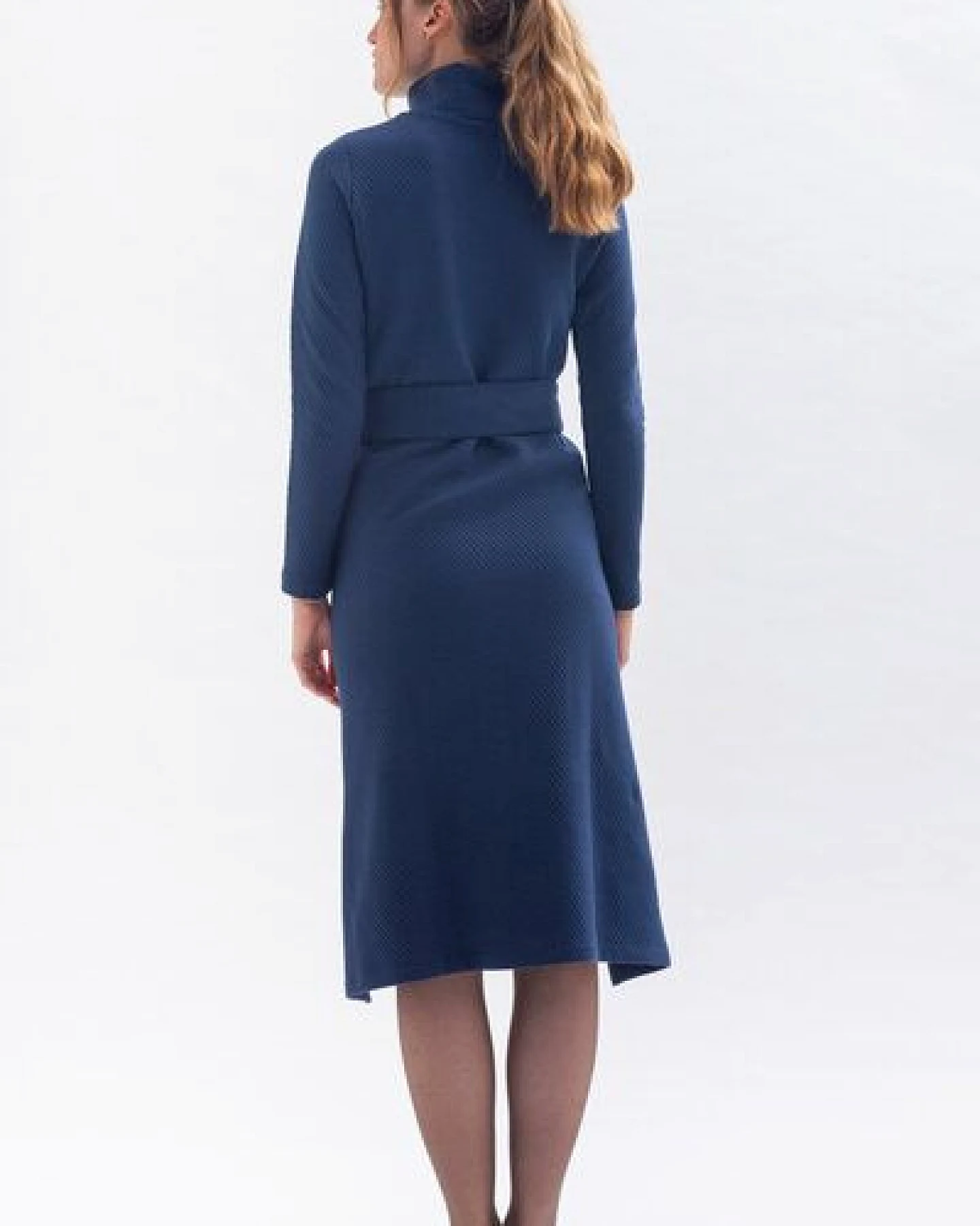 Studio Hertzberg Winterkleid SAA-RAA mit Stehkragen, doubleface Gürtel und Schlitzen aus Bio Baumwolle – Ansicht 3