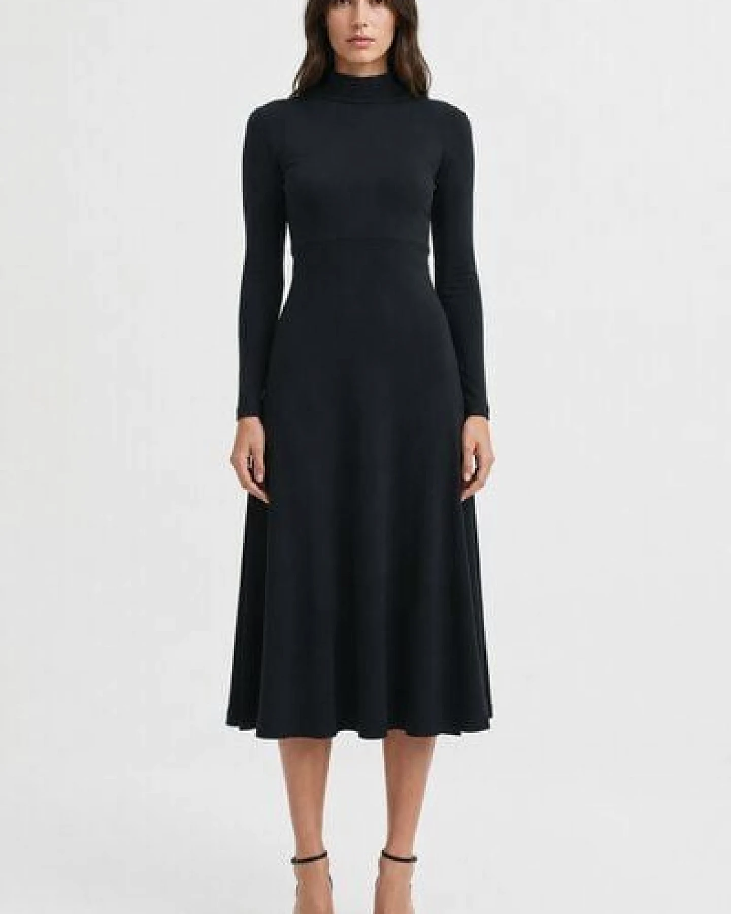 Studio Hertzberg Winterkleid CLE-OO mit Stehkragen und langen Schlitzen aus Bio Baumwolle – Ansicht 2