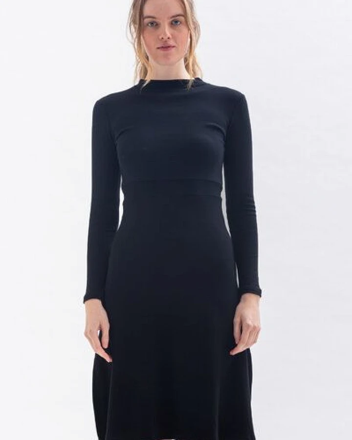 Studio Hertzberg Winterkleid JUU-DY mit kleinem Stehkragen und Schlitzen aus Bio Baumwolle