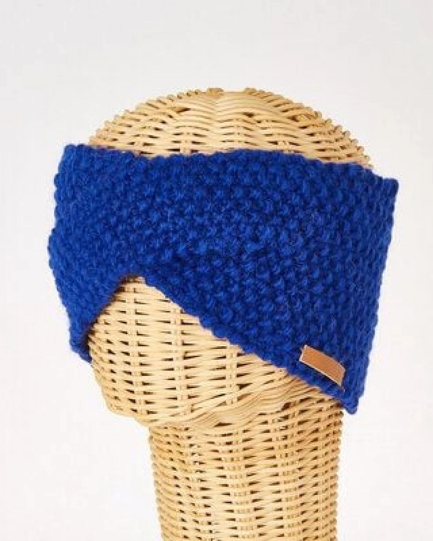short'n'pietz Schurwollstirnband crisscross mit Knotenmuster, handgestrickt – Ansicht 4