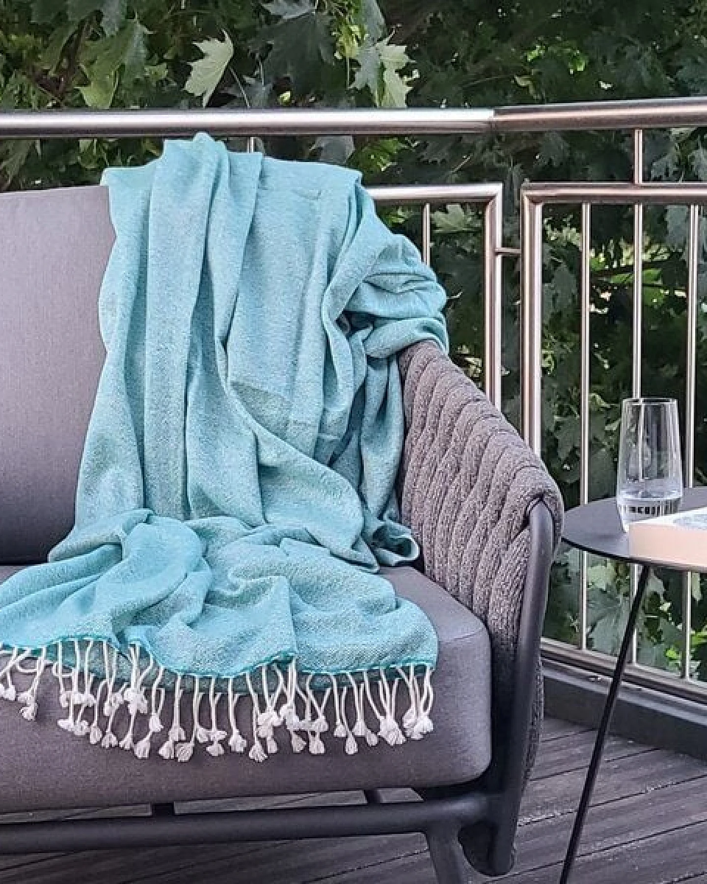 Frida Feeling Decke (100% Wolle) im Pfeffer & Salz Muster – Ansicht 3