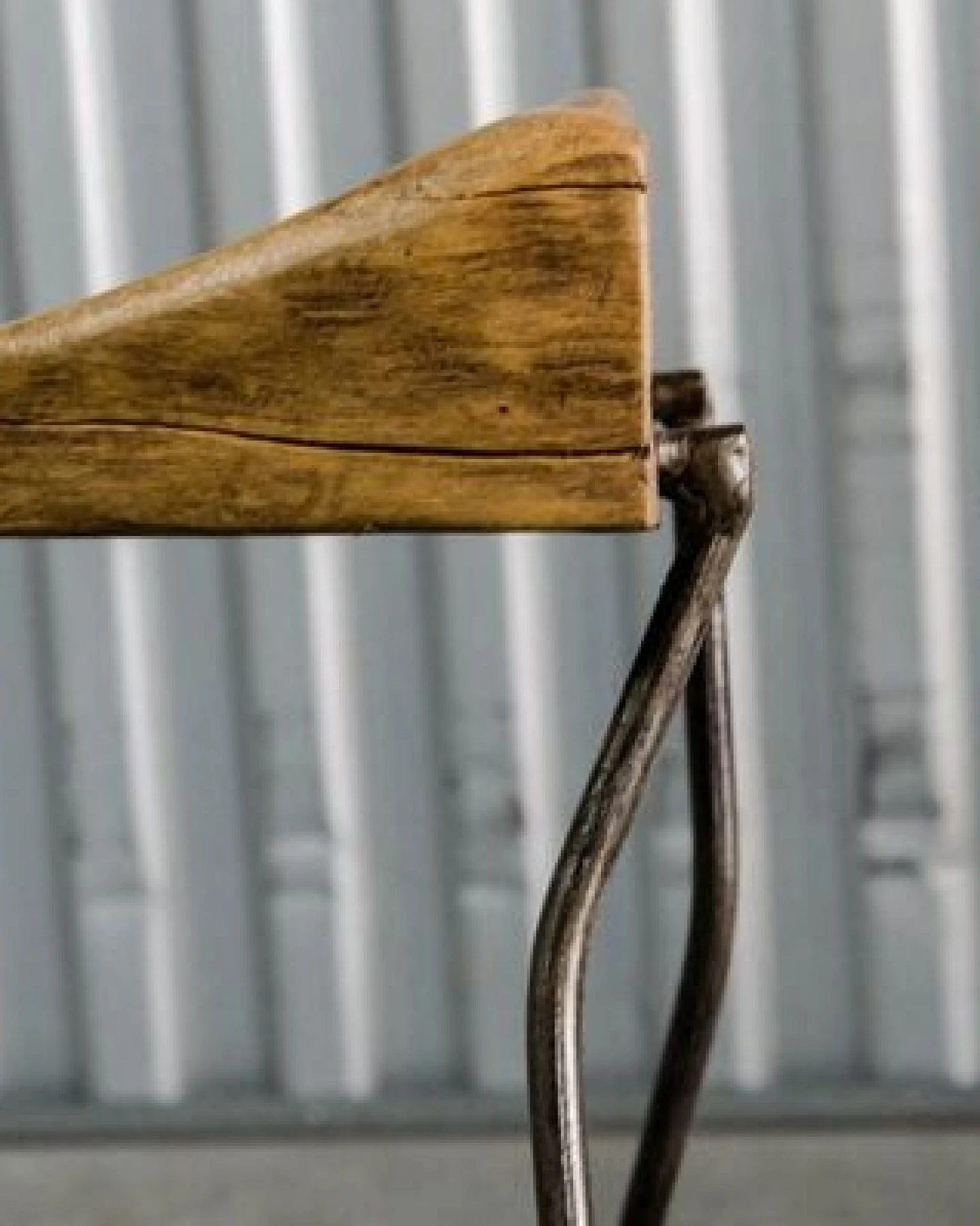 Moogoo Creative Africa Sitzbänkchen Hocker "Nisa Tabru" Unikat Altmetall Palisander-Holz – Ansicht 4