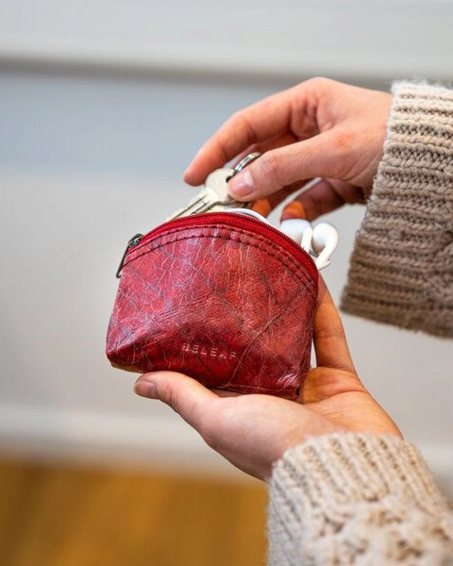 BELEAF Kleine vegane Geldbörse aus Lederalternative "MINI LEAF" für Damen & Herren – Ansicht 4