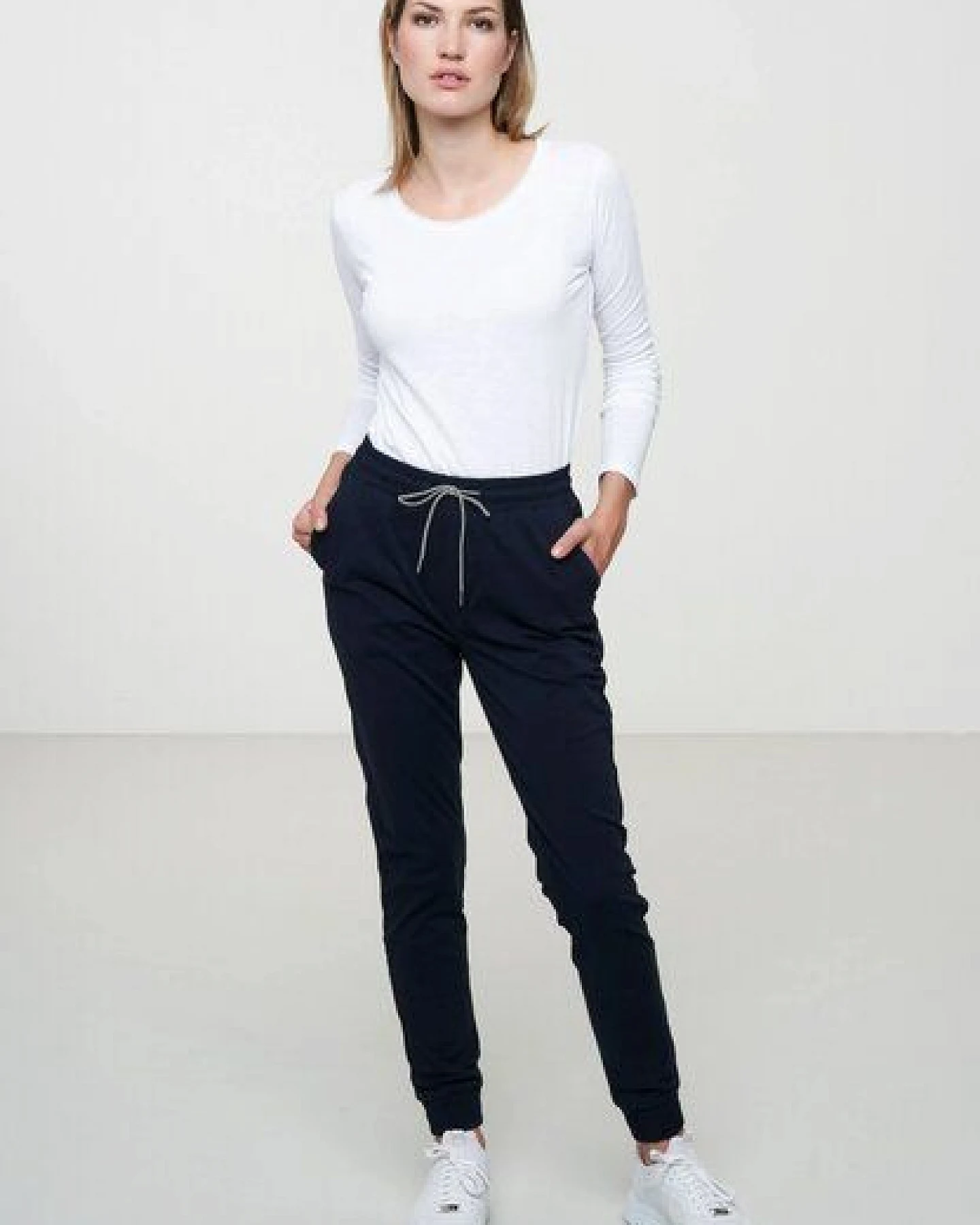 Damen Jogg Chino aus Bio-Baumwoll Mix - CALATHEA - recolution – Ansicht 3