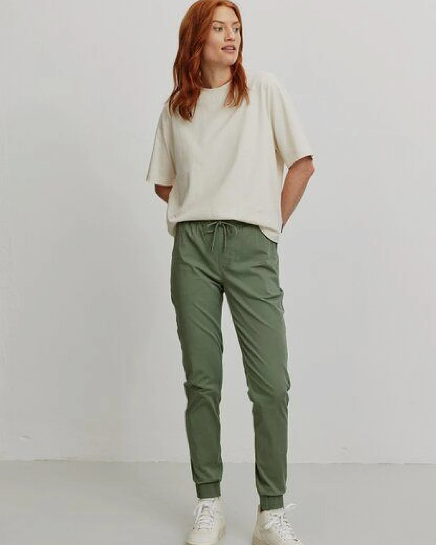 Damen Jogg Chino aus Bio-Baumwoll Mix - CALATHEA - recolution – Ansicht 2