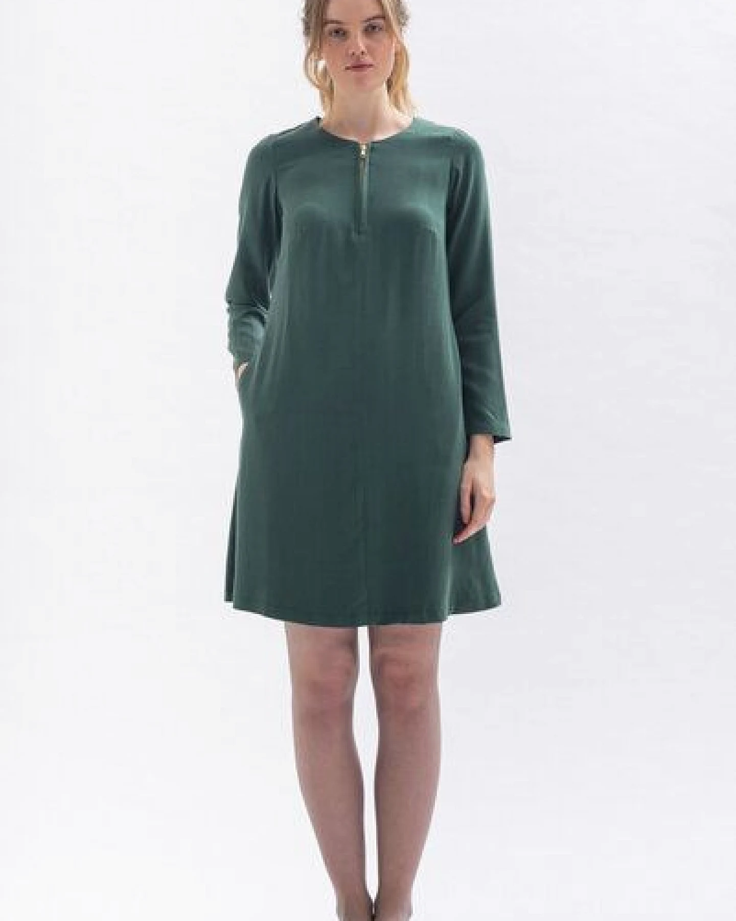 Studio Hertzberg Knielanges Kleid KLAA-RA aus Tencel in blau, grün und merlotrot – Ansicht 3