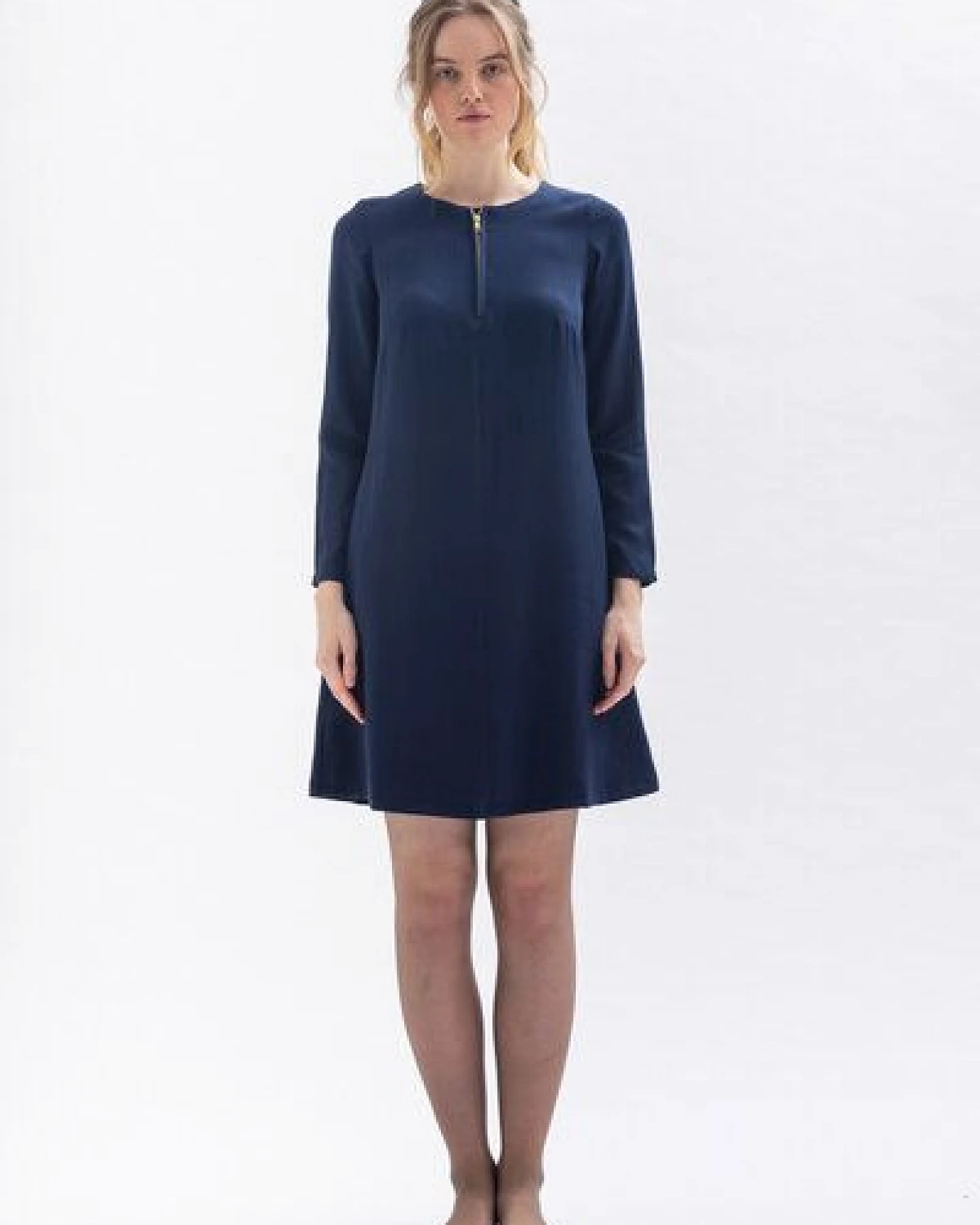 Studio Hertzberg Knielanges Kleid KLAA-RA aus Tencel in blau, grün und merlotrot – Ansicht 4
