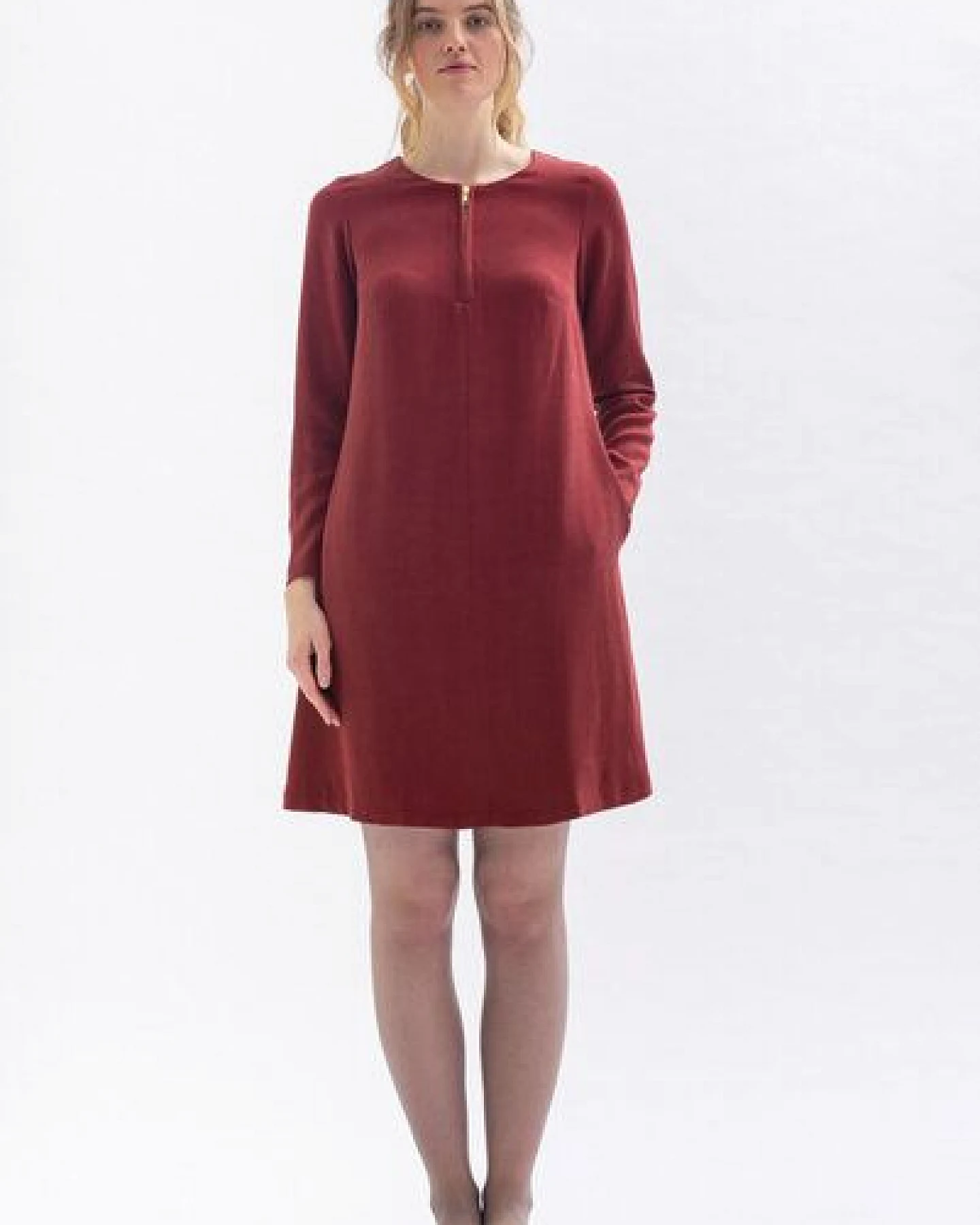 Studio Hertzberg Knielanges Kleid KLAA-RA aus Tencel in blau, grün und merlotrot – Ansicht 3