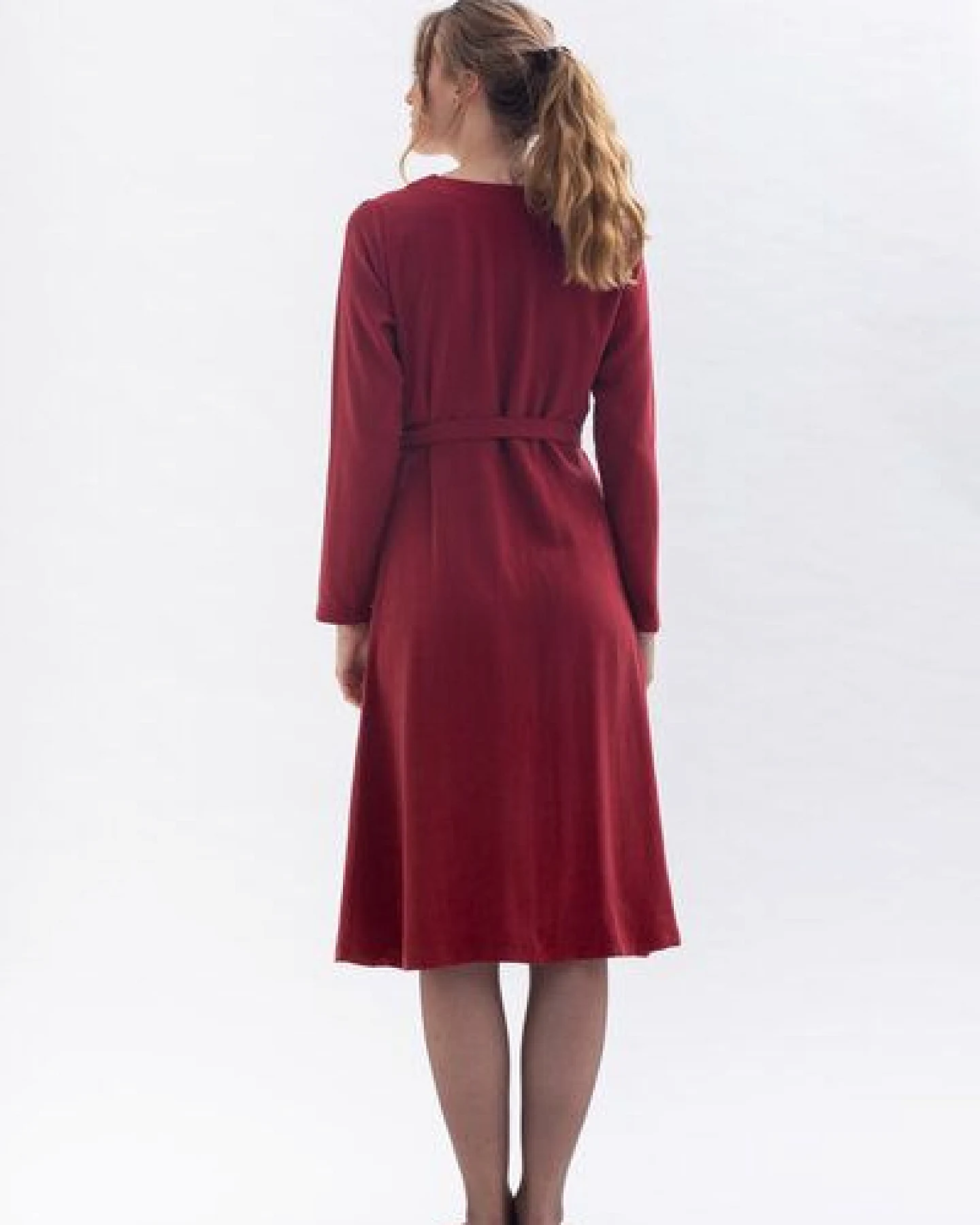 Studio Hertzberg Wickelkleid Kleid CU-RIIE aus Tencel in grün, rot und blau – Ansicht 3
