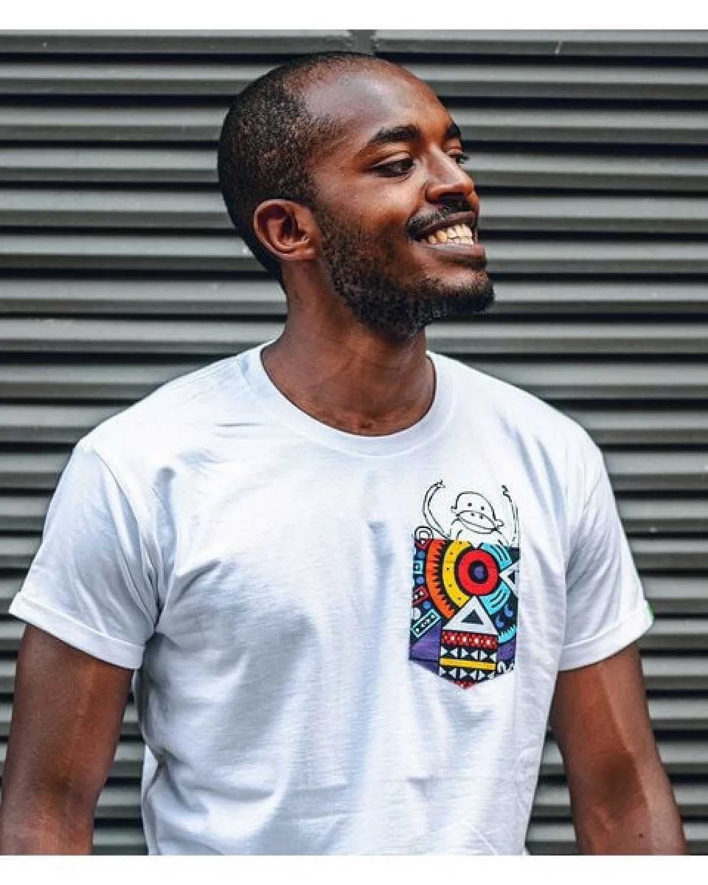 Kipepeo-Clothing Herren T-Shirt aus Bio-Baumwolle mit Brusttasche NYANI Made in Africa – Ansicht 4