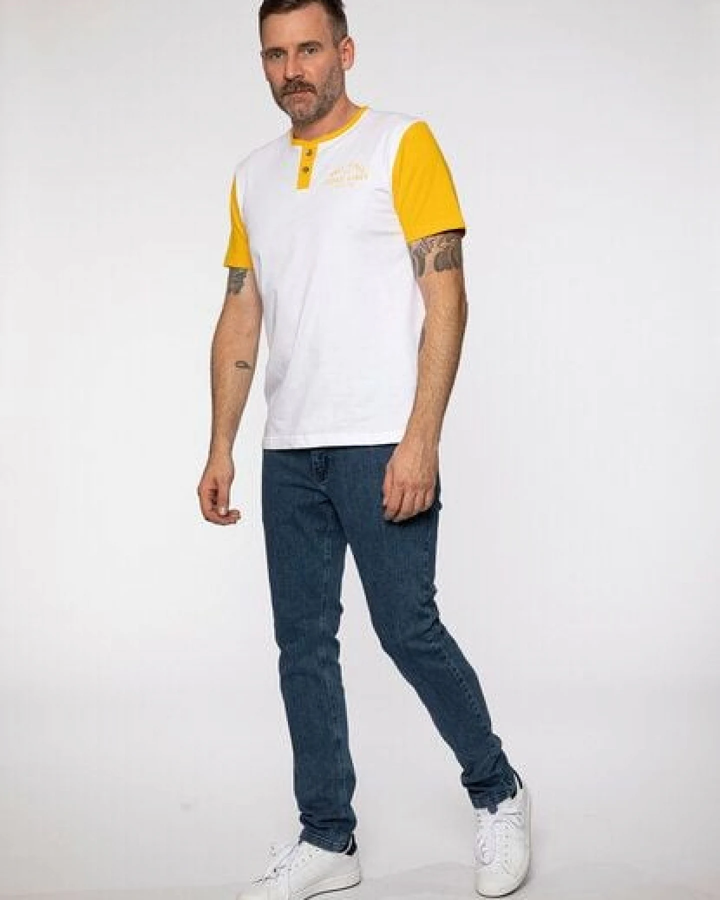 Elkline Herren T-Shirt Tall Pines mit VW-Bulli Print – Ansicht 4