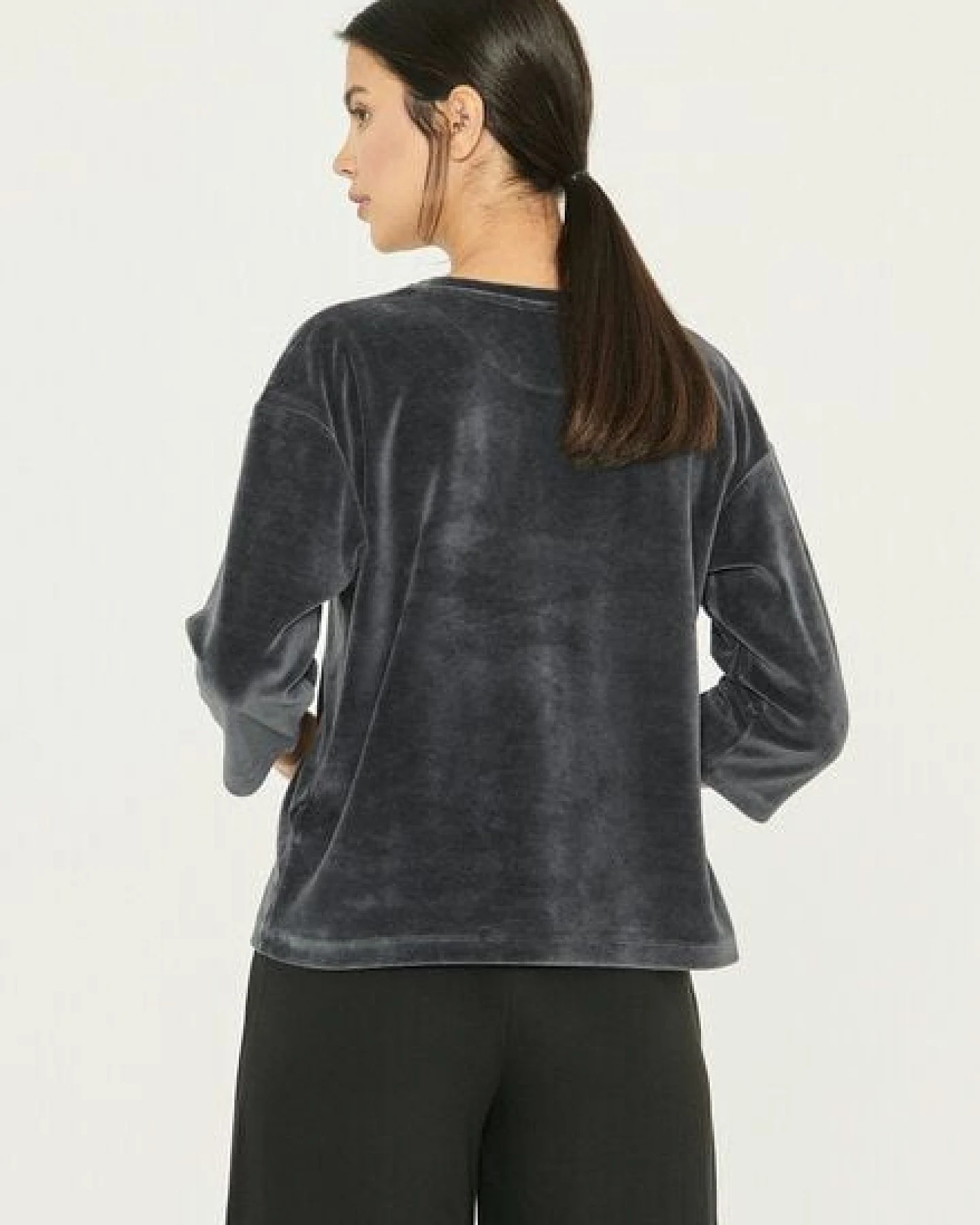 ORGANICATION Samtbluse aus Bio-Baumwolle und Recyceltes Polyester mit Stickerei – Ansicht 4