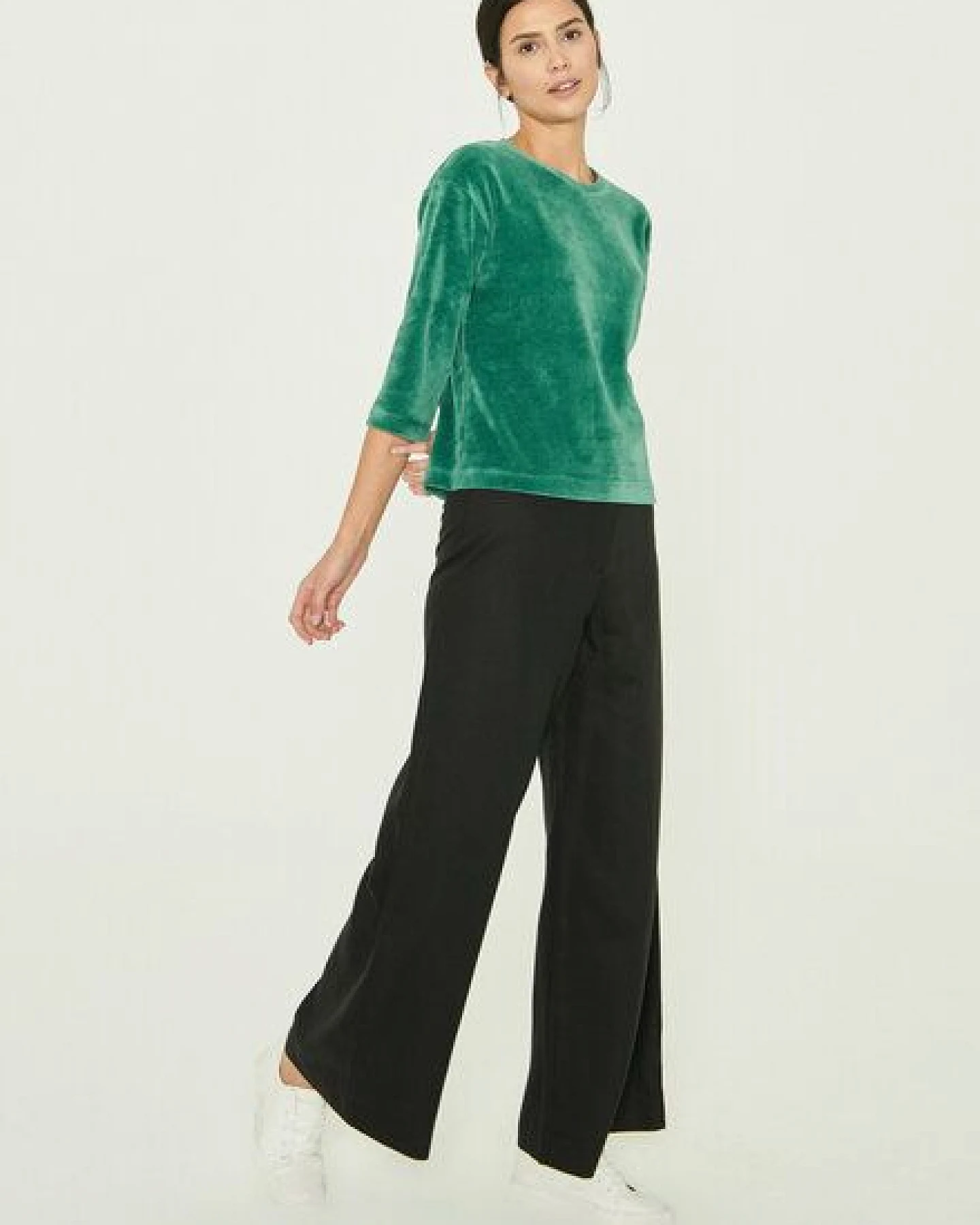 ORGANICATION Samtbluse aus Bio-Baumwolle und Recyceltes Polyester mit Stickerei – Ansicht 2