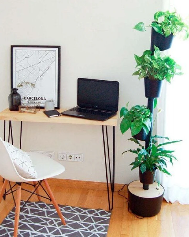 CitySens vertikaler Blumentopf mit automatischer Bewässerung; 4 Blumentöpfe
