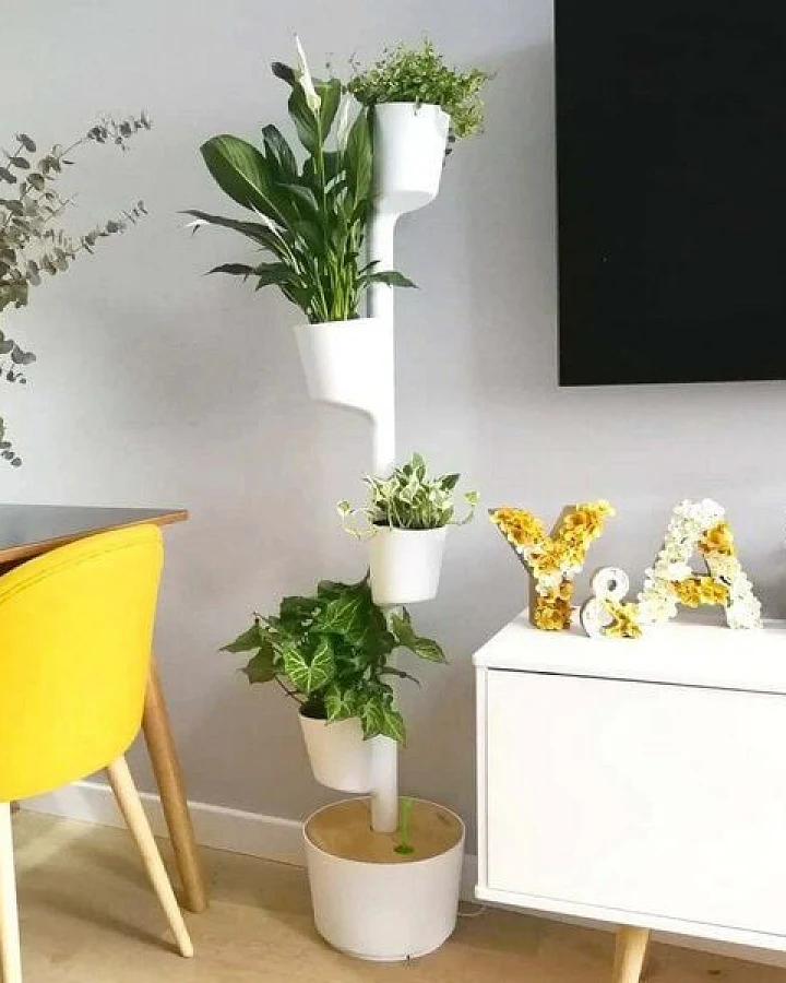 CitySens vertikaler Blumentopf mit automatischer Bewässerung; 4 Blumentöpfe