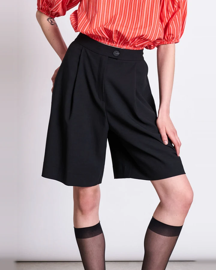 JAN 'N JUNE Damen vegan Shorts Wide Pleated Benito Schwarz
