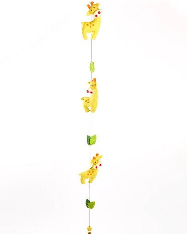 short'n'pietz Langes Mobile mit Giraffen, handgefilzt
