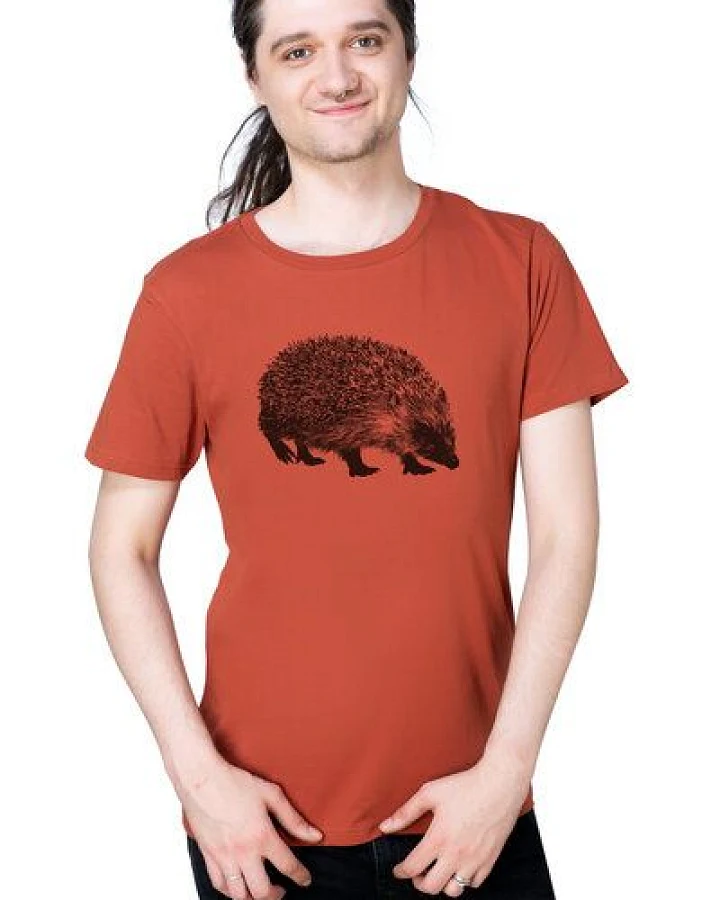 Hirschkind Bio- & Fair-Trade-Männershirt "Igel" rostrot