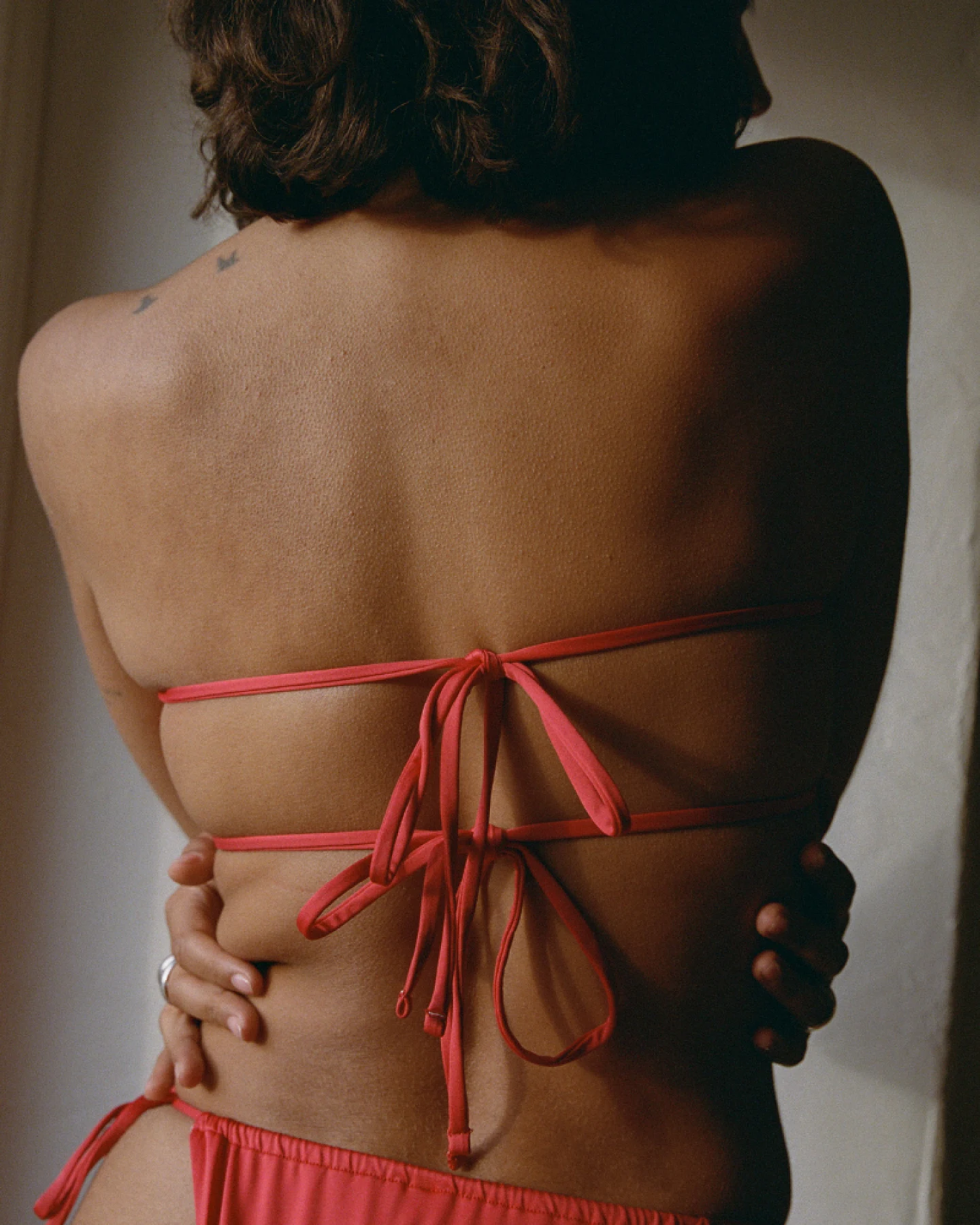 Nénés Damen vegan Bikinioberteil Mado Bandeau Himbeerrot – Ansicht 2