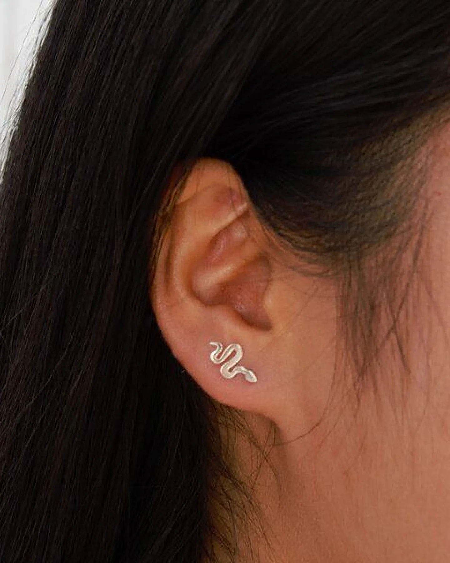 pakilia Silber Ohrstecker Schlange Fair-Trade und handmade – Ansicht 2