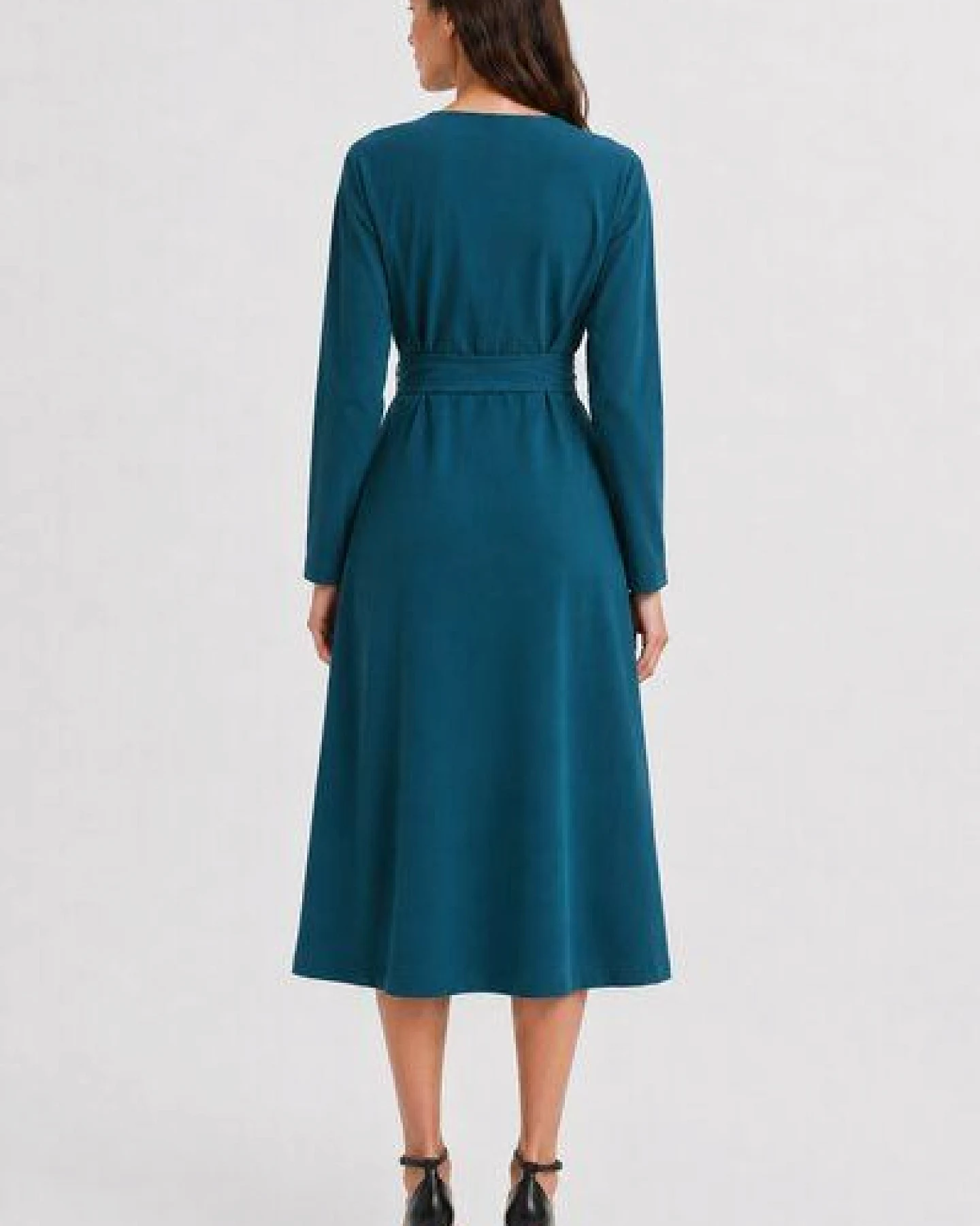 Studio Hertzberg Midikleid *CO-CCOO* mit V-Ausschnitt aus 100% Tencel – Ansicht 4