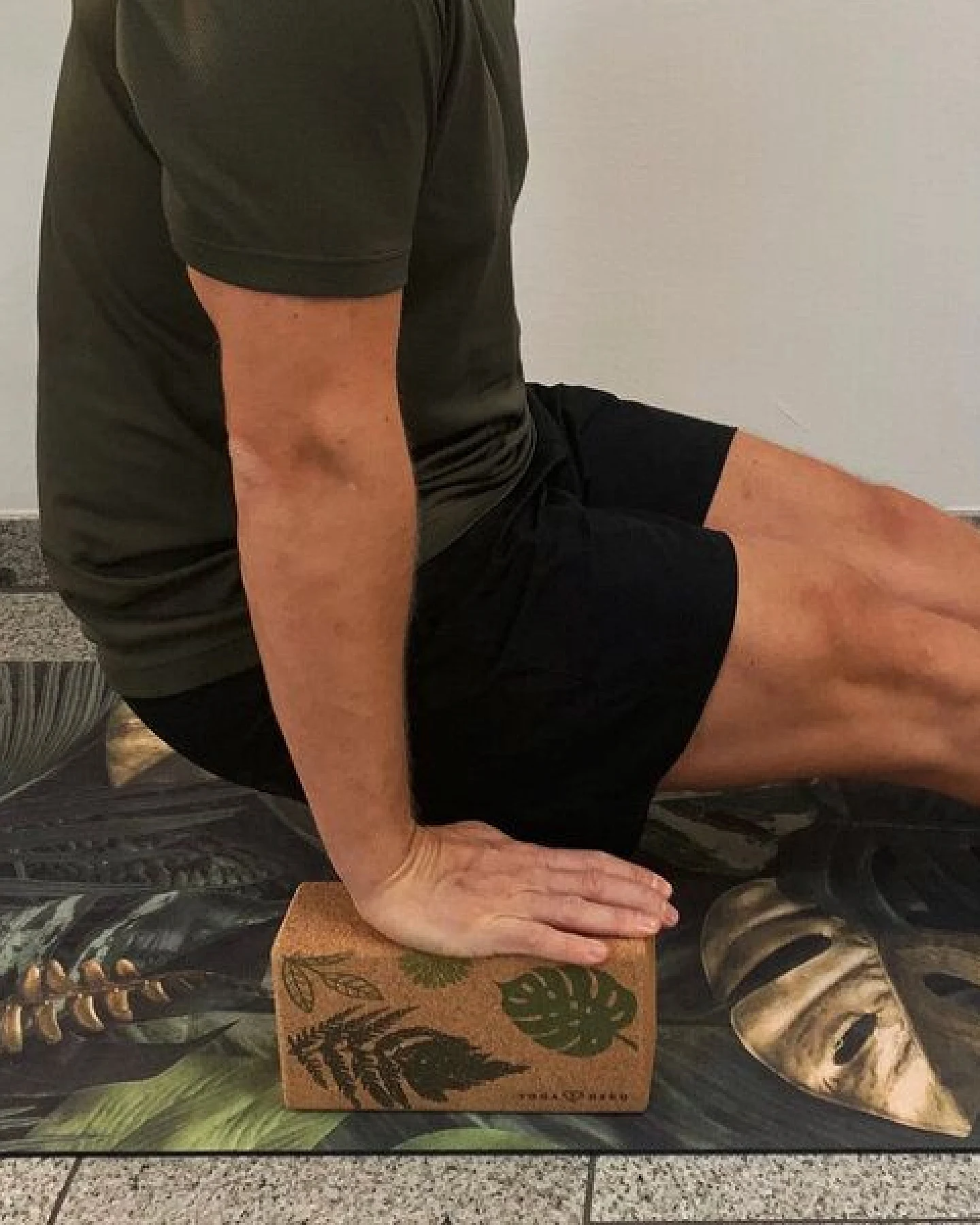Yoga Hero Yogablock aus Kork – Ansicht 3