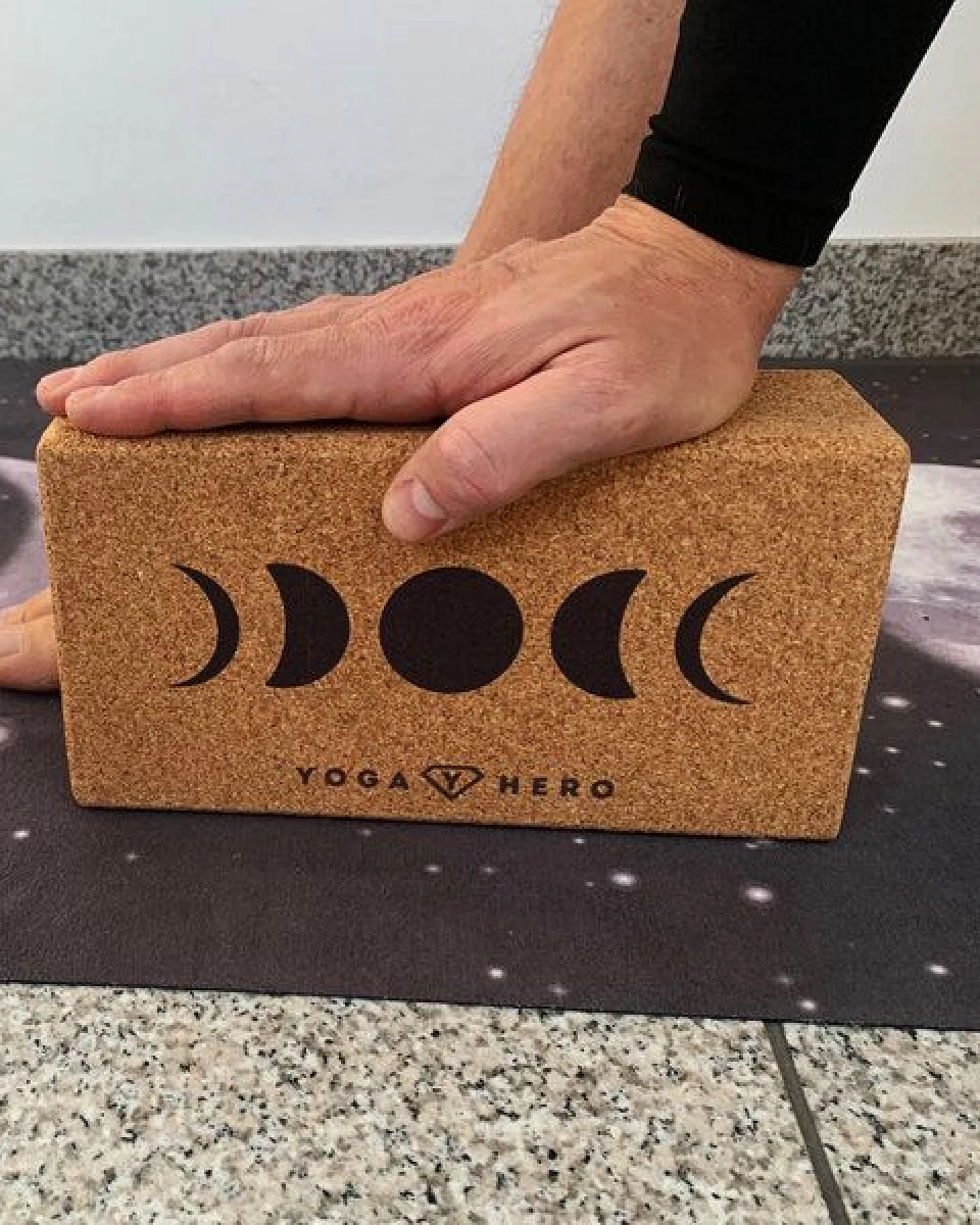 Yoga Hero Yogablock aus Kork – Ansicht 3