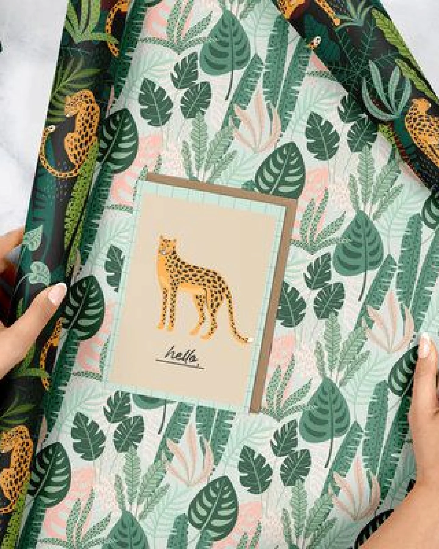 dabelino Veganes Geschenkpapier Set "Leopard/tropisch" mit Grußkarte – Ansicht 2