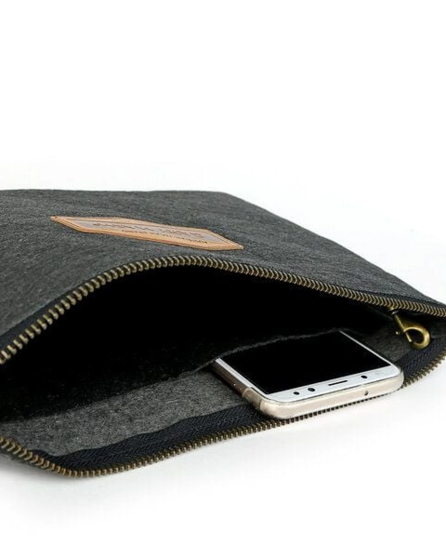 GARY MASH Piñatex® Clutch Handtasche schwarz – Ansicht 4