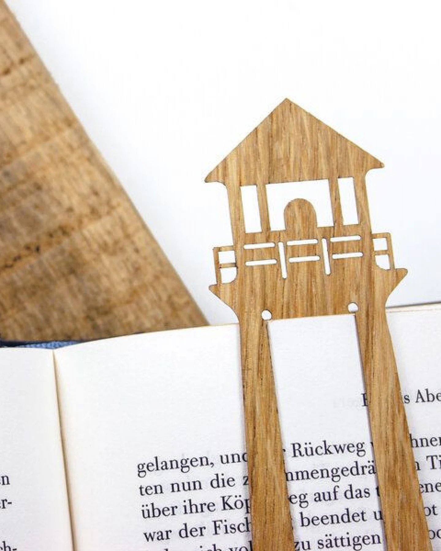 Bow & Hummingbird Lesezeichen Leuchtturm – Ansicht 2