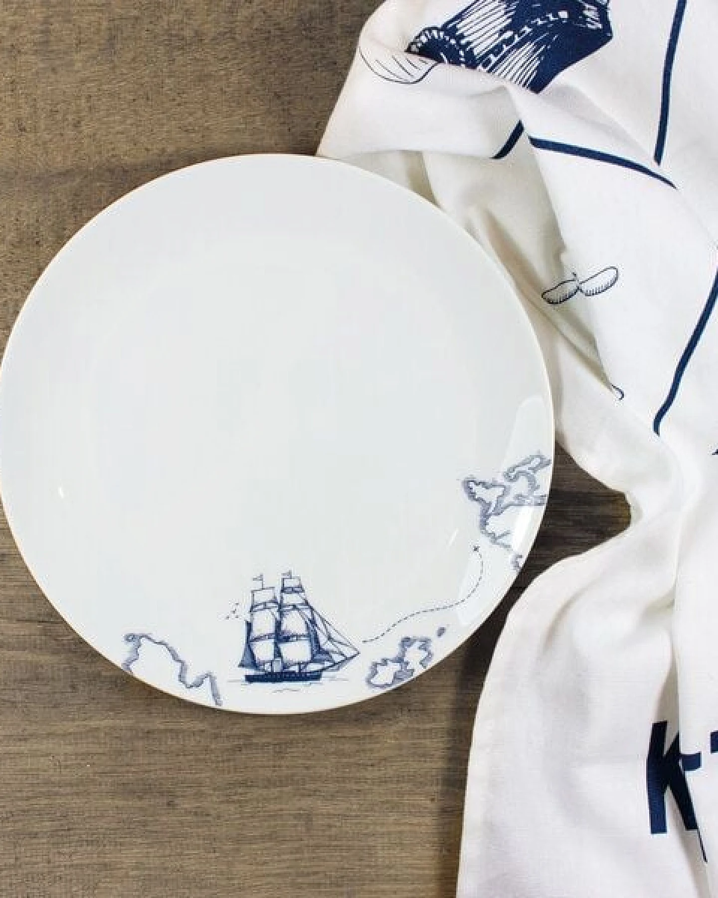 Bow & Hummingbird Porzellanteller Segelschiff – Ansicht 3