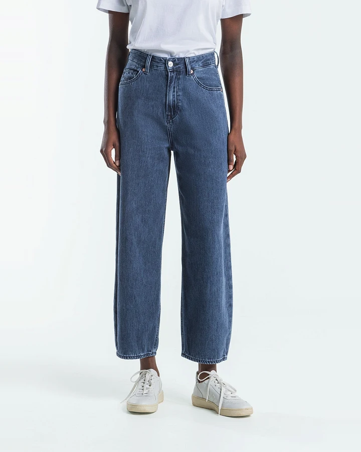 Kings of Indigo Damen vegan Jeans Leila Alex Washed Dunkelblau
