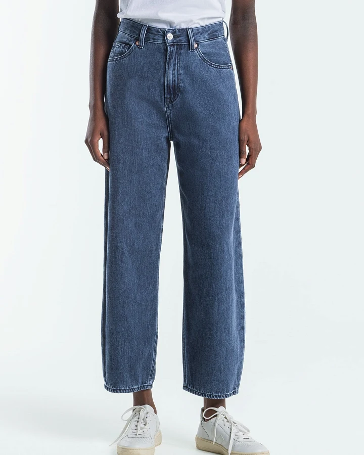 Kings of Indigo Damen vegan Jeans Leila Alex Washed Dunkelblau