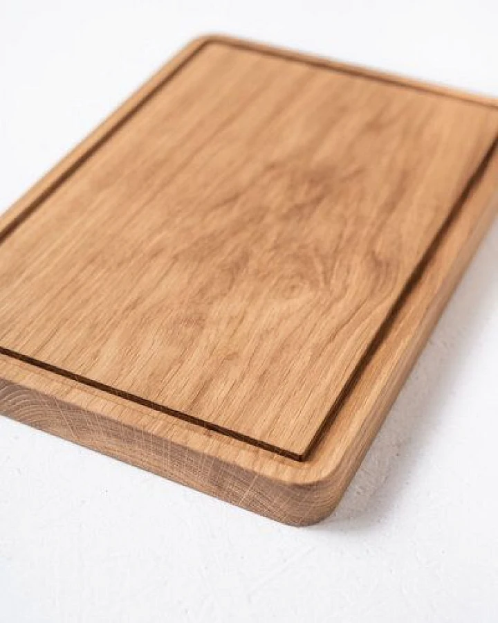 kleiderleiter_de Schneidebrett KADE mit umlaufender Saftrille aus Eichenholz gefertigt 36 x 25 cm