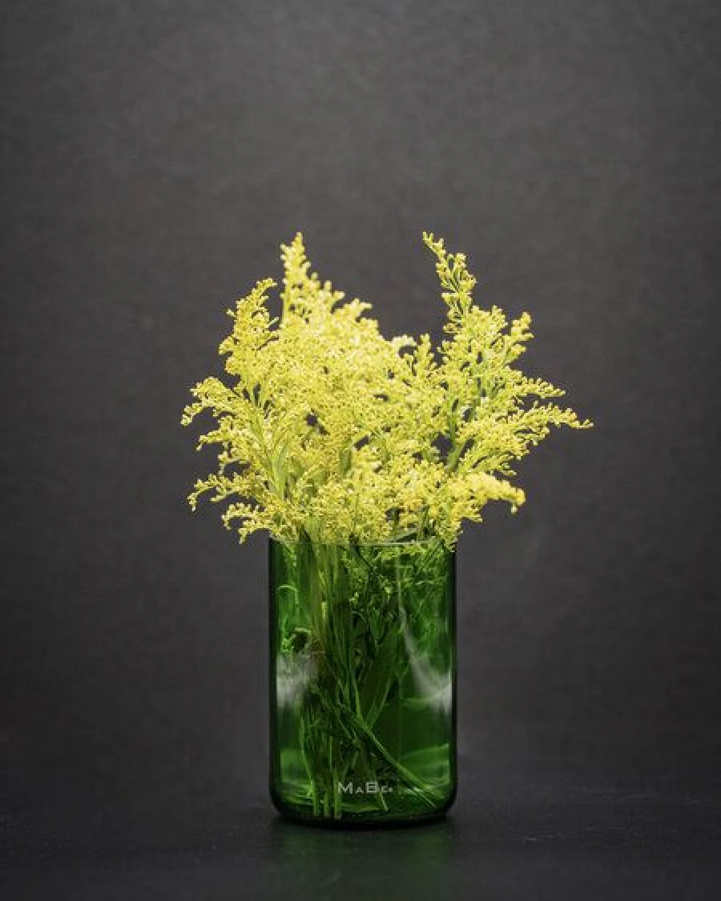 MaBe Vase aus der grünen Weinflasche - eco green product mit Herz – Ansicht 4