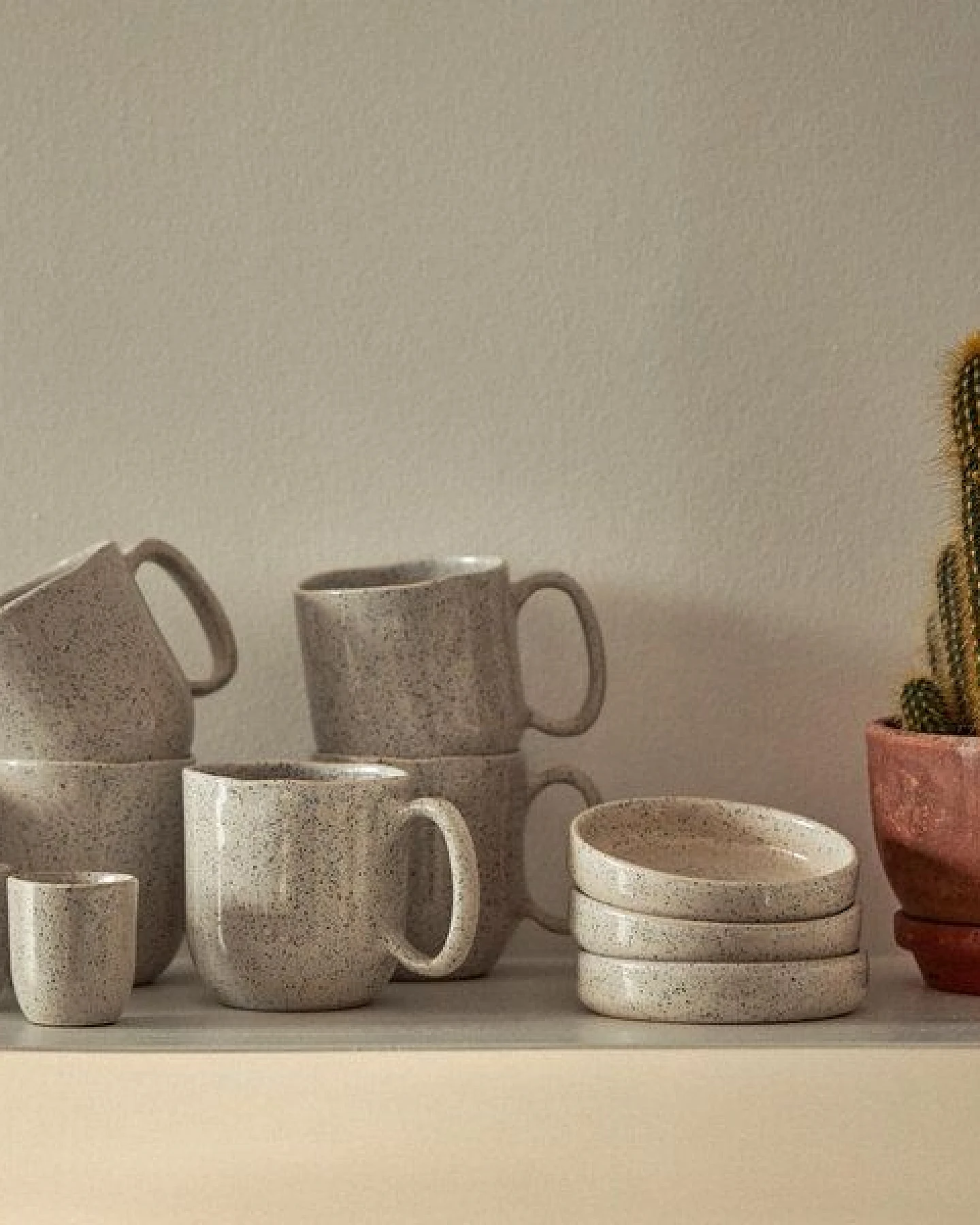 onomao Handgemachte Tasse mit Henkel aus Steinzeug – Ansicht 2