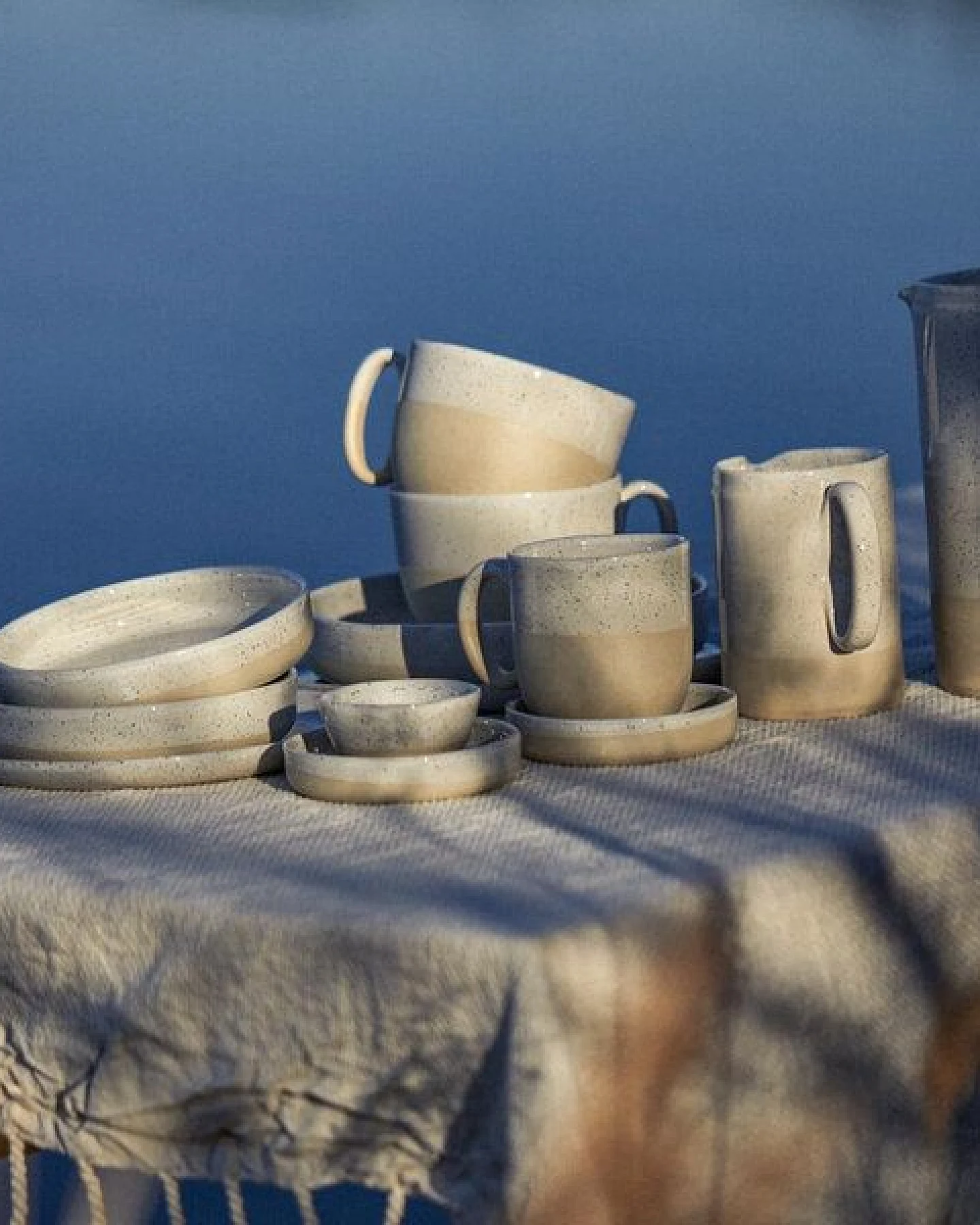 onomao Handgemachte Tasse mit Henkel aus Steinzeug – Ansicht 2